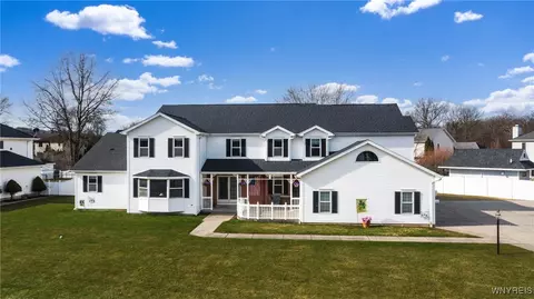 675 Raymond Dr, Lewiston, NY 14092