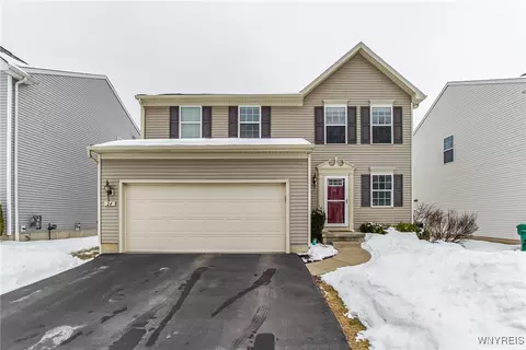24 Scooter Ln, Hamburg, NY 14075