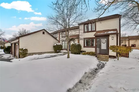 708 Charlesgate Cir, East Amherst, NY 14051
