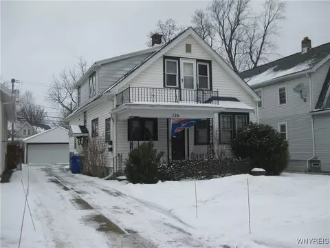 126 Chamberlin Dr, West Seneca, NY 14210