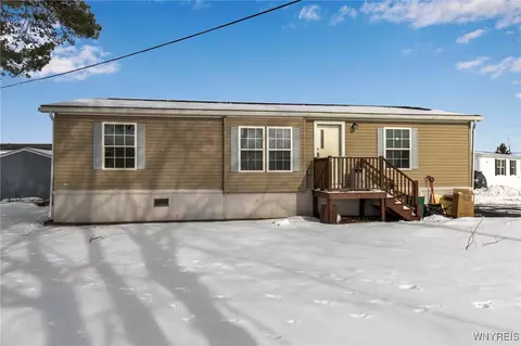 1403 East Dr, Alden, NY 14004