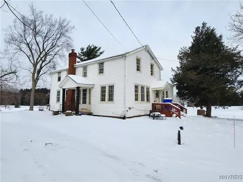 Exterior - 4579 E Lake Rd, Wilson, NY 14172 photo 2 of 4