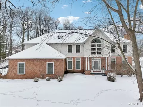 12 Hidden Pines Ct, East Amherst, NY 14051