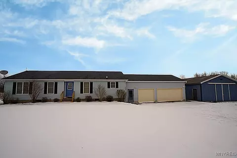 7523 Scotland Rd, Newstead, NY 14001