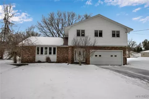 20 Diller Dr, Orchard Park, NY 14127