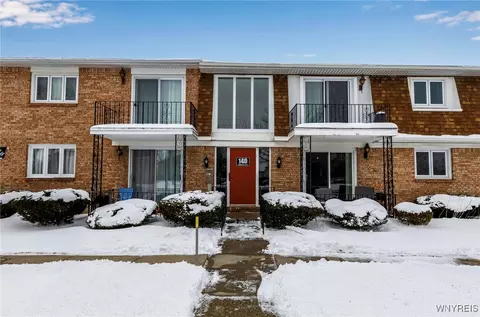 140 Old Lyme Dr #4, Amherst, NY 14221