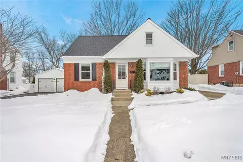 94 Robert St, Hamburg, NY 14075