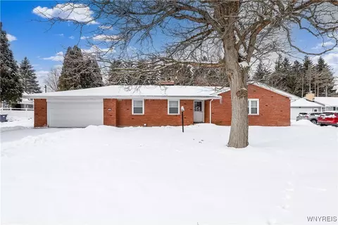 12 Paradise Rd, East Amherst, NY 14051