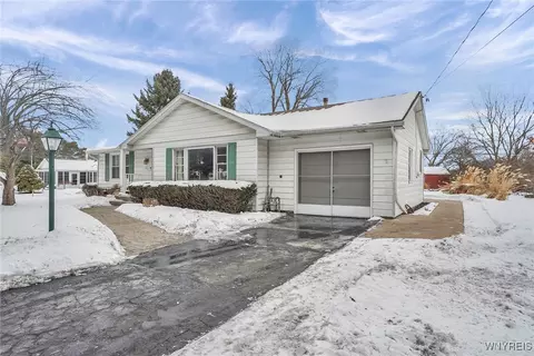 4317 Shimerville Rd, Clarence, NY 14031
