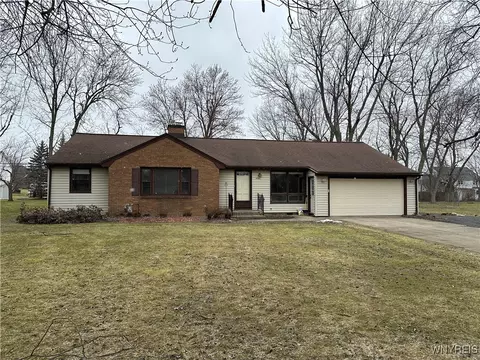 4986 Ledge Ln, Buffalo, NY 14221