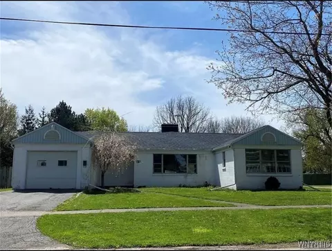 24 Coe Ave, Oakfield, NY 14125