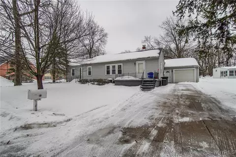 60 W Abbott Grv, Orchard Park, NY 14127