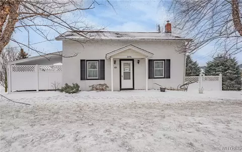 2376 Ridge Rd, Ransomville, NY 14131