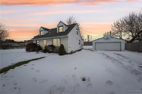 115 Nicholas Dr N, Tonawanda, NY 14150