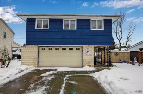 33 Castleton Pl, Tonawanda, NY 14150