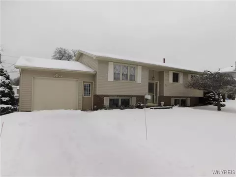 95 Kellwood Dr, Irondequoit, NY 14617