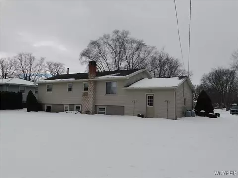 95 Kellwood Dr, Irondequoit, NY 14617 photo 2