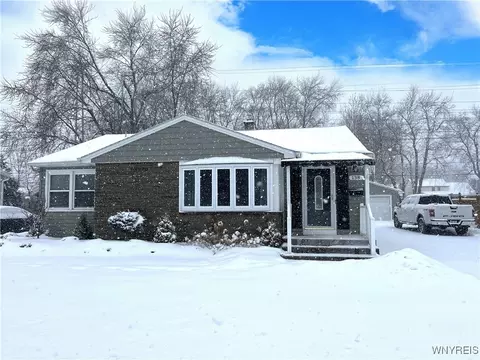 138 S Meadow Dr #W, North Tonawanda, NY 14120