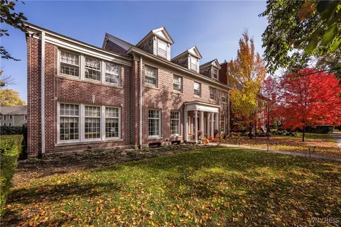 41 Chapin Pkwy, Buffalo, NY 14209