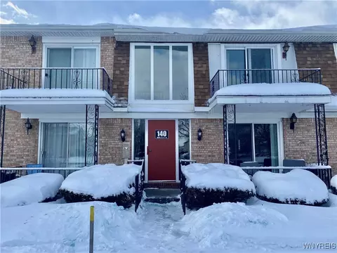 140 Old Lyme Dr #8, Amherst, NY 14221