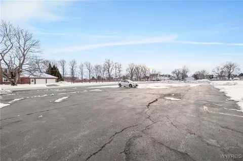 25 Lake Ave, Yates, NY 14098