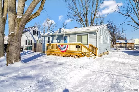 1330 Sisson Dr, North Tonawanda, NY 14120