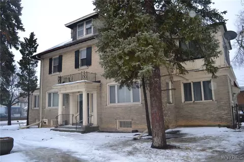 633 Humboldt Pkwy, Buffalo, NY 14208