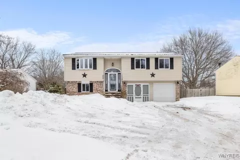 7041 Waring Cir, Evans, NY 14047