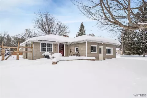 9412 S Lake Rd, Pembroke, NY 14036