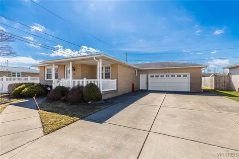 28 Village Ln, Buffalo, NY 14212