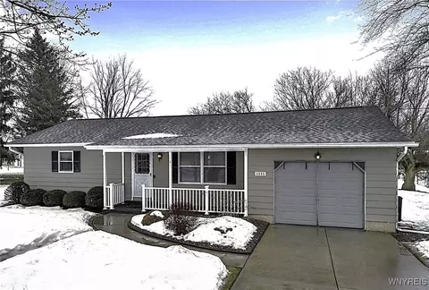 5585 Stone Rd, Lockport, NY 14094
