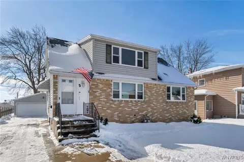 5 Wells Ave, Cheektowaga, NY 14227
