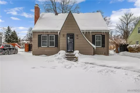 329 Walton Dr, Amherst, NY 14226