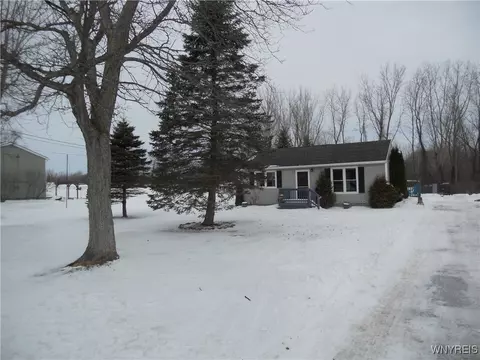 6777 Westcott Rd, Le Roy, NY 14482