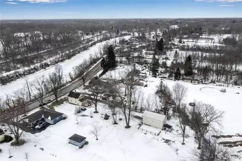 View/Area - 5529 Tonawanda Creek Rd, Pendleton, NY 14120 photo 4 of 5