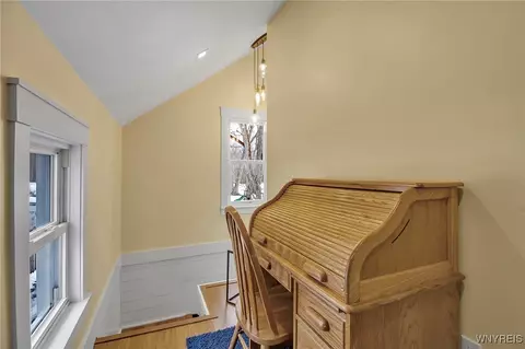Entry Way - 5529 Tonawanda Creek Rd, Pendleton, NY 14120 photo 7 of 8