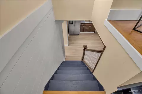 Entry Way - 5529 Tonawanda Creek Rd, Pendleton, NY 14120 photo 4 of 8