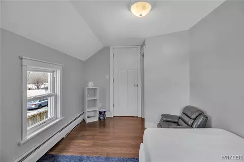 Bedroom - 5529 Tonawanda Creek Rd, Pendleton, NY 14120 photo 2 of 5
