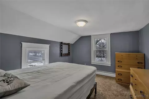 Bedroom - 5529 Tonawanda Creek Rd, Pendleton, NY 14120 photo 3 of 5