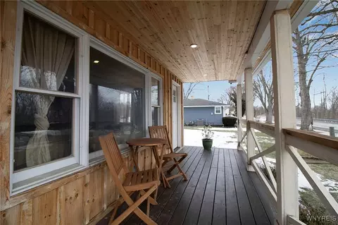Exterior - 5529 Tonawanda Creek Rd, Pendleton, NY 14120 photo 6 of 6