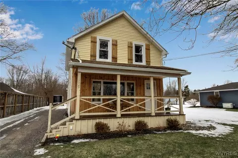 5529 Tonawanda Creek Rd, Pendleton, NY 14120