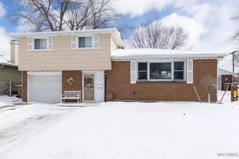 45 Kingston Ln, Cheektowaga, NY 14225