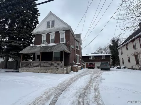 63 Pine Ridge Rd, Buffalo, NY 14211