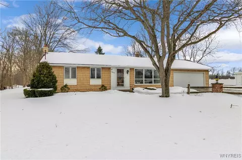 6872 Townline Rd, Wheatfield, NY 14120