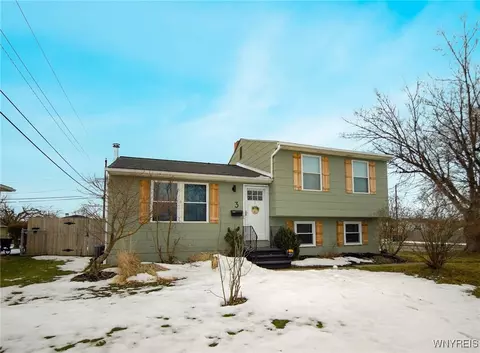 3 E Toulon Dr, Cheektowaga, NY 14227