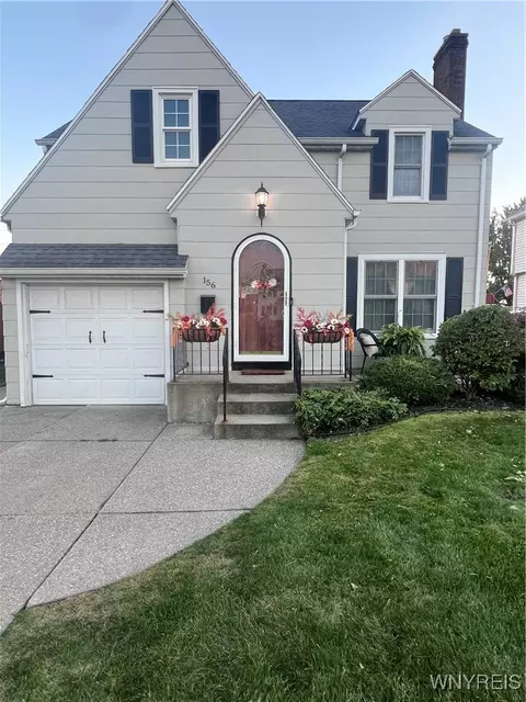 156 Hampton Pkwy, Buffalo, NY 14217