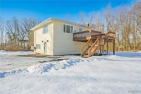 3151 W Lake Rd, Wilson, NY 14172