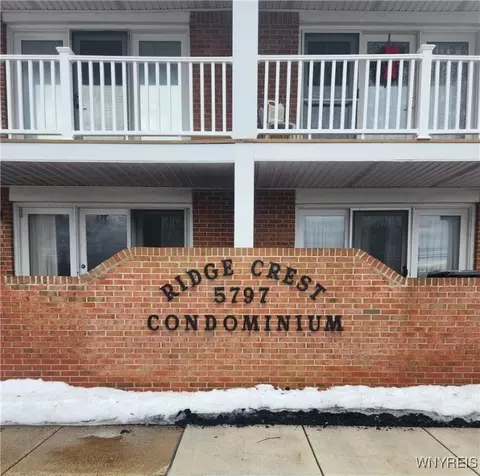 5797 Broadway St #7, Lancaster, NY 14086