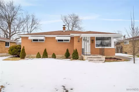 17 Alberta Dr, Amherst, NY 14226