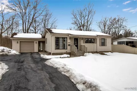 1012 Exchange St, Alden, NY 14004